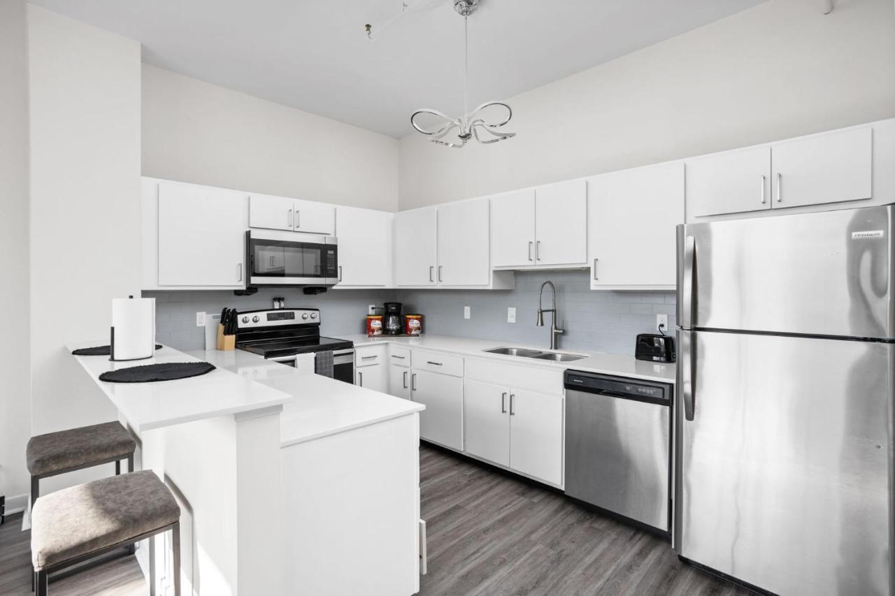 2Br 2Ba In The Block Apartment By Cozysuites Indianapolis Exterior foto