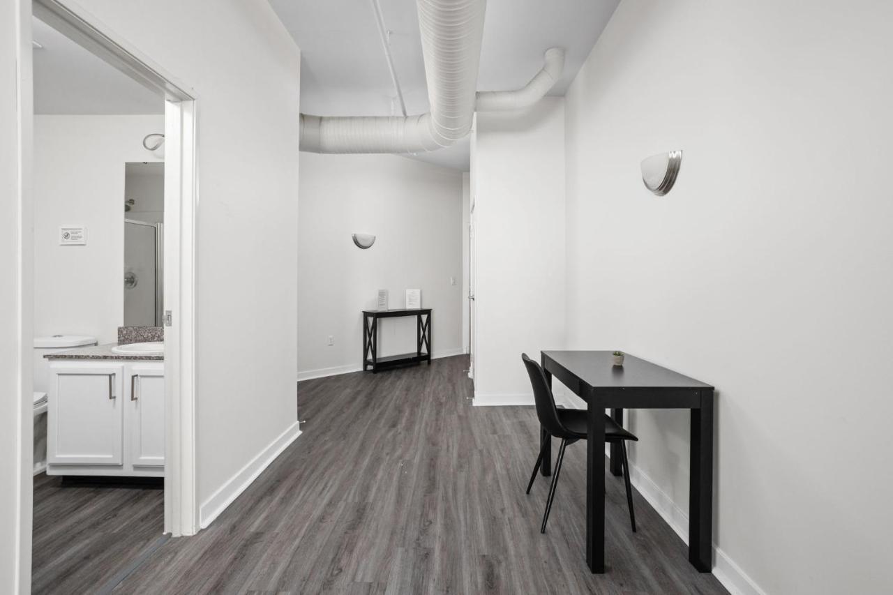 2Br 2Ba In The Block Apartment By Cozysuites Indianapolis Exterior foto